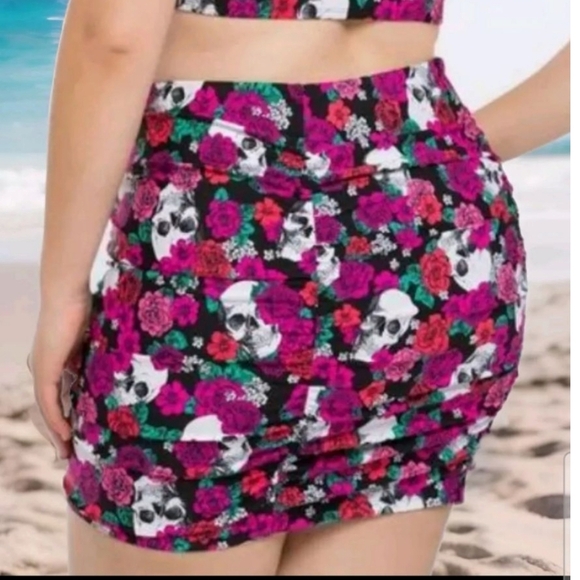 TORRID Plus Size Ruched Floral All Over Skull Rose Design Swim Skirt With Breif - Picture 7 of 13